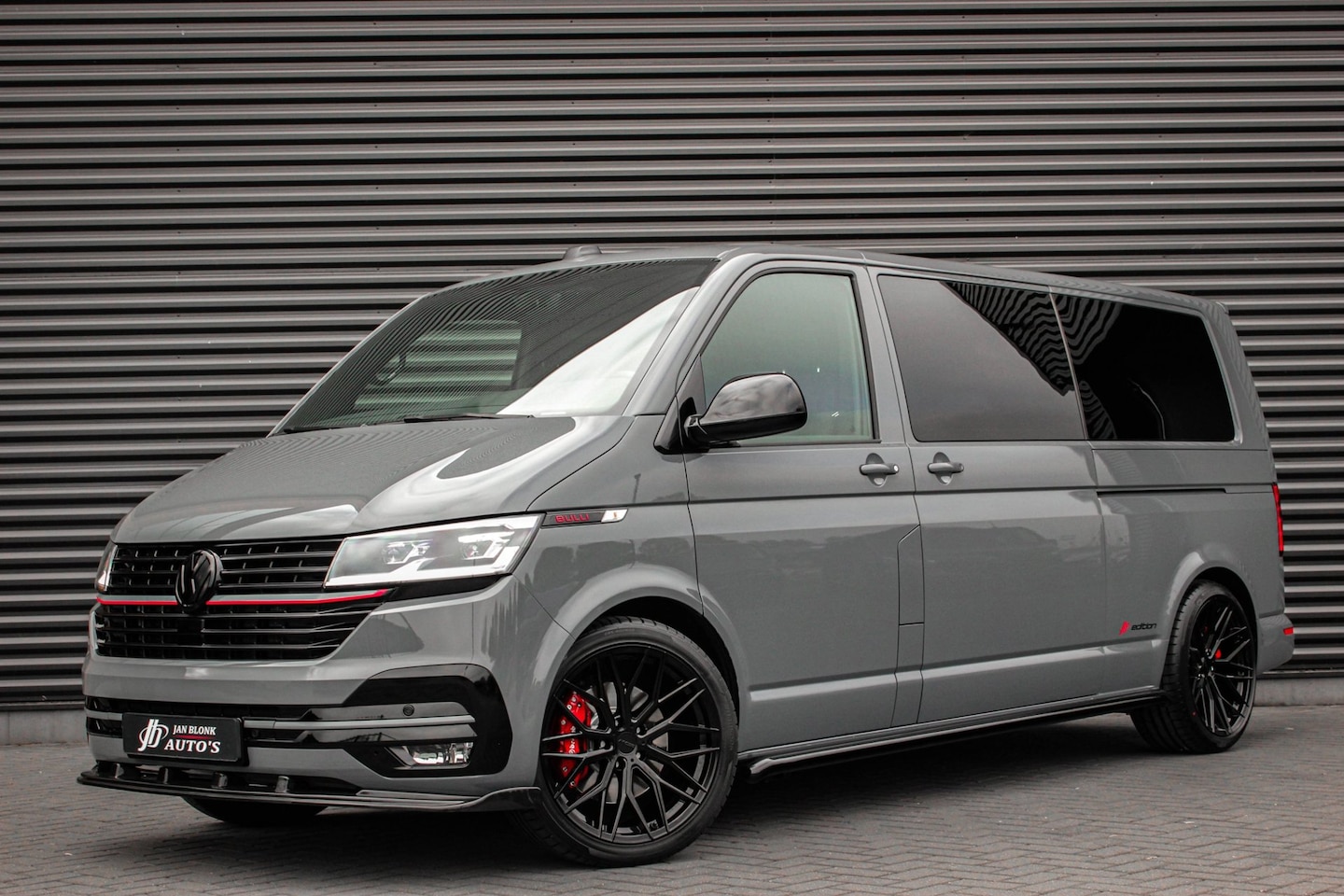 Volkswagen Transporter - 2.0 TDI L2H1 BULLI 204PK DC DUBBEL CABINE / ALCANTARE HEMEL / FULL OPTIONS / LEDER / FULL - AutoWereld.nl