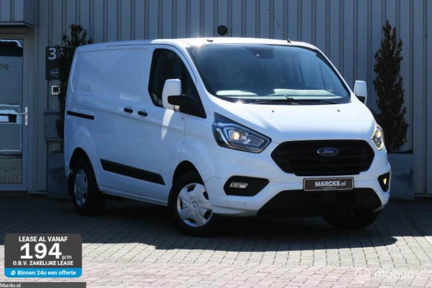 Ford Transit Custom - L1 130pk EURO6 3 persoons Trekhaak - AutoWereld.nl