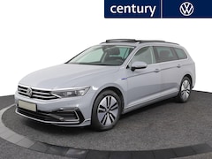 Volkswagen Passat Variant - 1.4 TSI PHEV GTE Business / Pano-Dak / Trekhaak / Clima / Camera