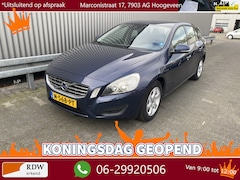 Volvo V60 - 1.6 T3 Ocean Race Clima, Stoelvw, Navi, CC, PDC, LM, Afn.Trekh, – Inruil Mogelijk –