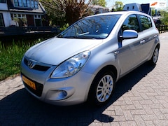 Hyundai i20 - 1.2i 4-Cilinder 5-deurs Airco Trekhaak Zuinig