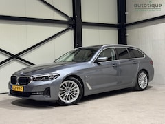BMW 5-serie Touring - 520e Business | navi | leder | panorama | trekhaak |