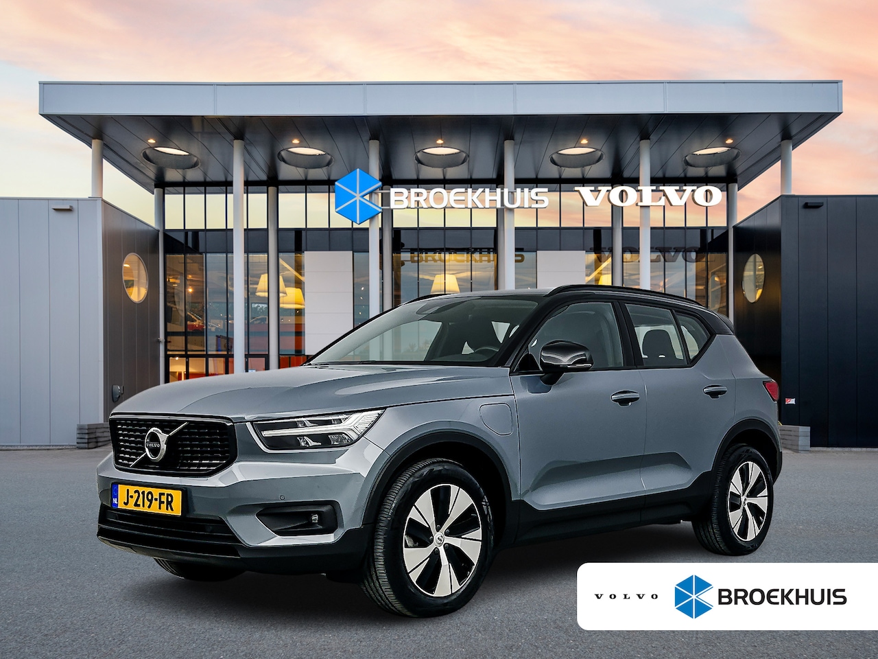 Volvo XC40 - T5 Recharge R-Design Expression | 18" | Stoel/Stuurverwarming | Parkeercamera | Adaptieve - AutoWereld.nl