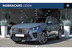 BMW iX2 - eDrive20 High Executive M Sport / Panoramadak / Sportstoelen / Comfort Access / Head-Up /