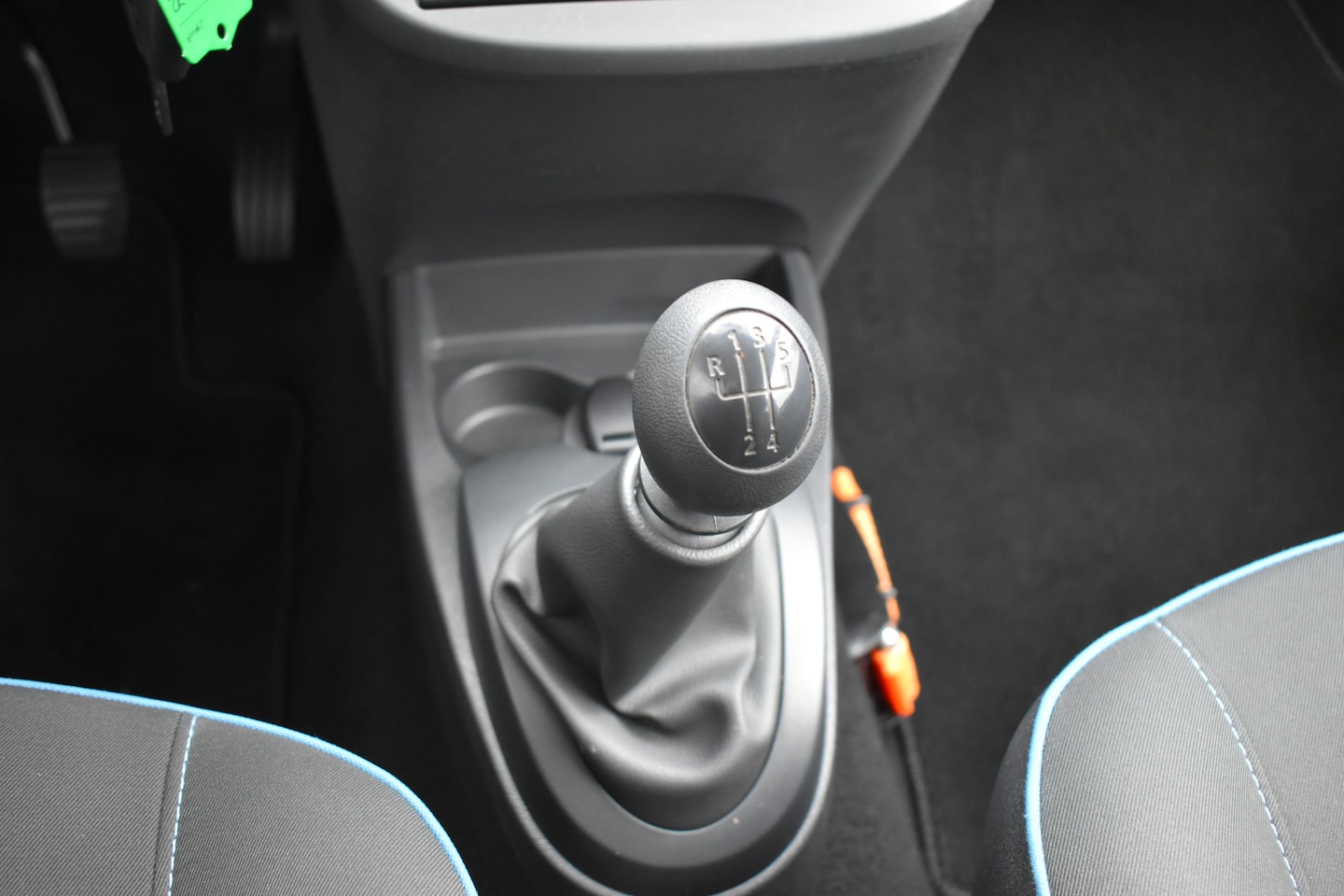 Renault Twingo - 1.2 16V Collection 75pk | Airco | Cruise Control | - AutoWereld.nl
