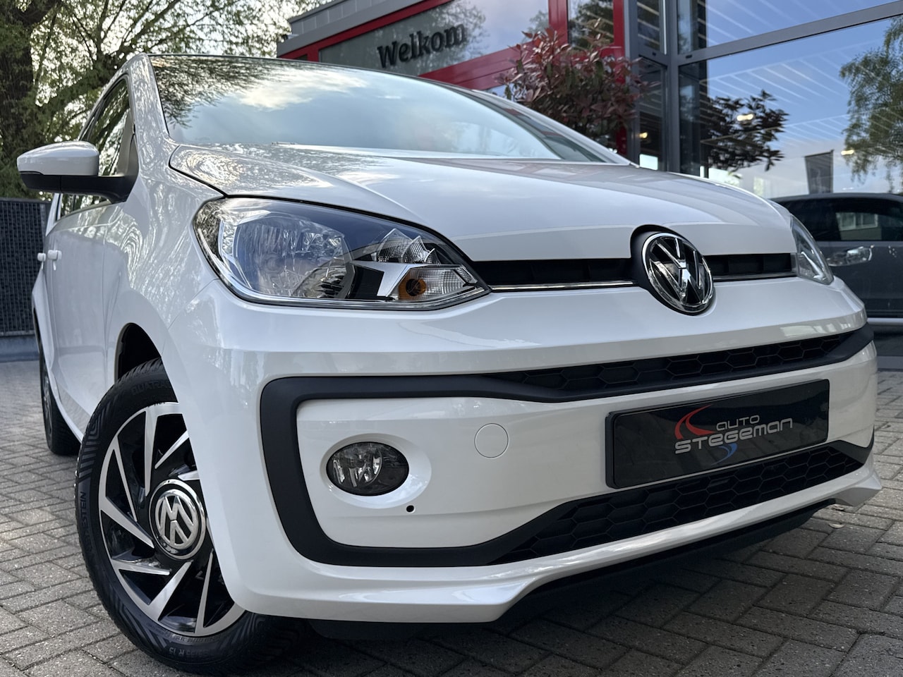 Volkswagen Up! - 1.0 BMT 75PK! *!* AIRCO/ NAVI/ LMV/ STOELVERWARMING *!* - AutoWereld.nl