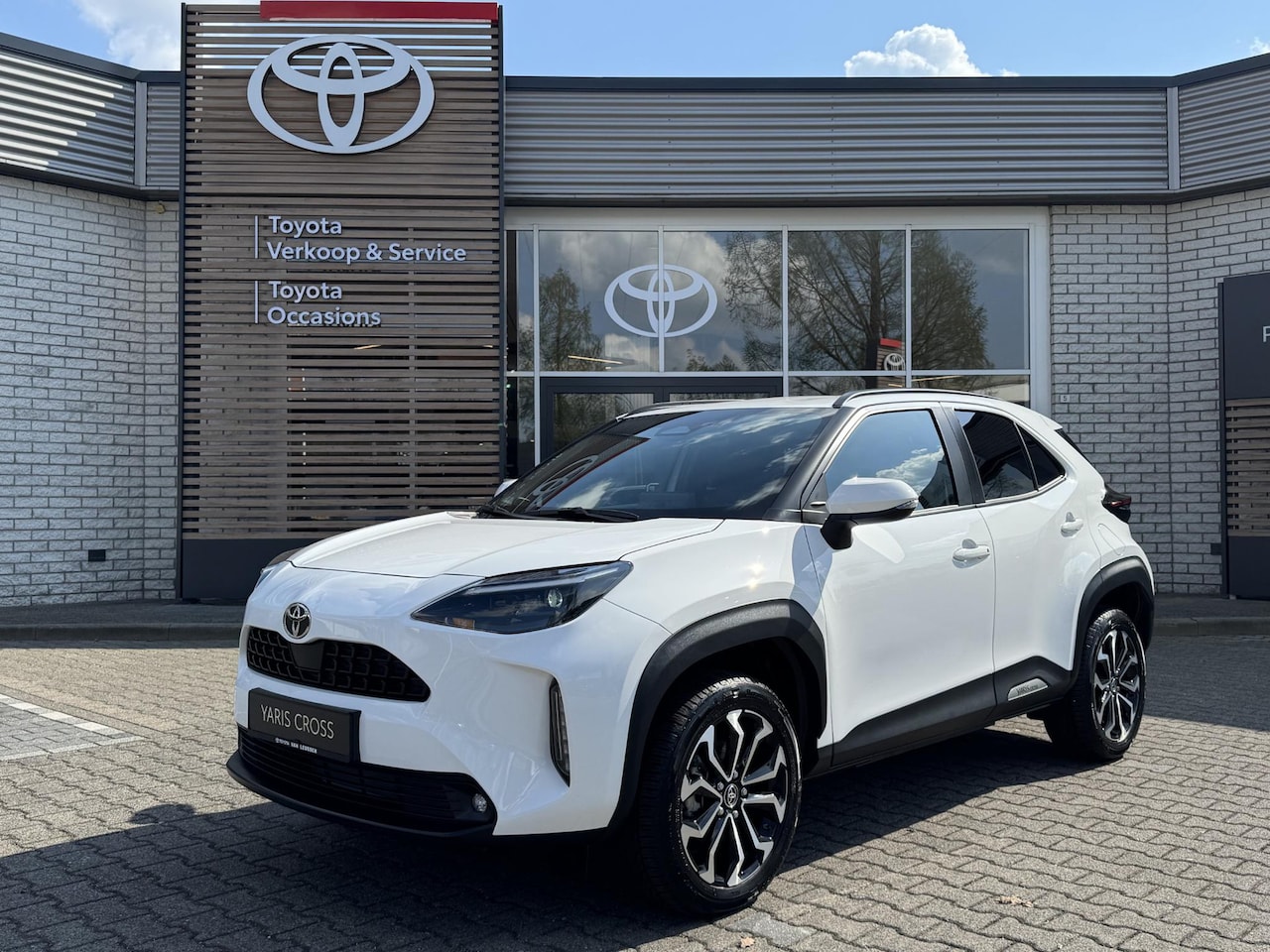 Toyota Yaris Cross - HYBRID 115 DYNAMIC STOEL/STUURVERW KEYLESS NAVI APPLE/ANDROID CLIMA AD-CRUISE 17" LM-VELGE - AutoWereld.nl