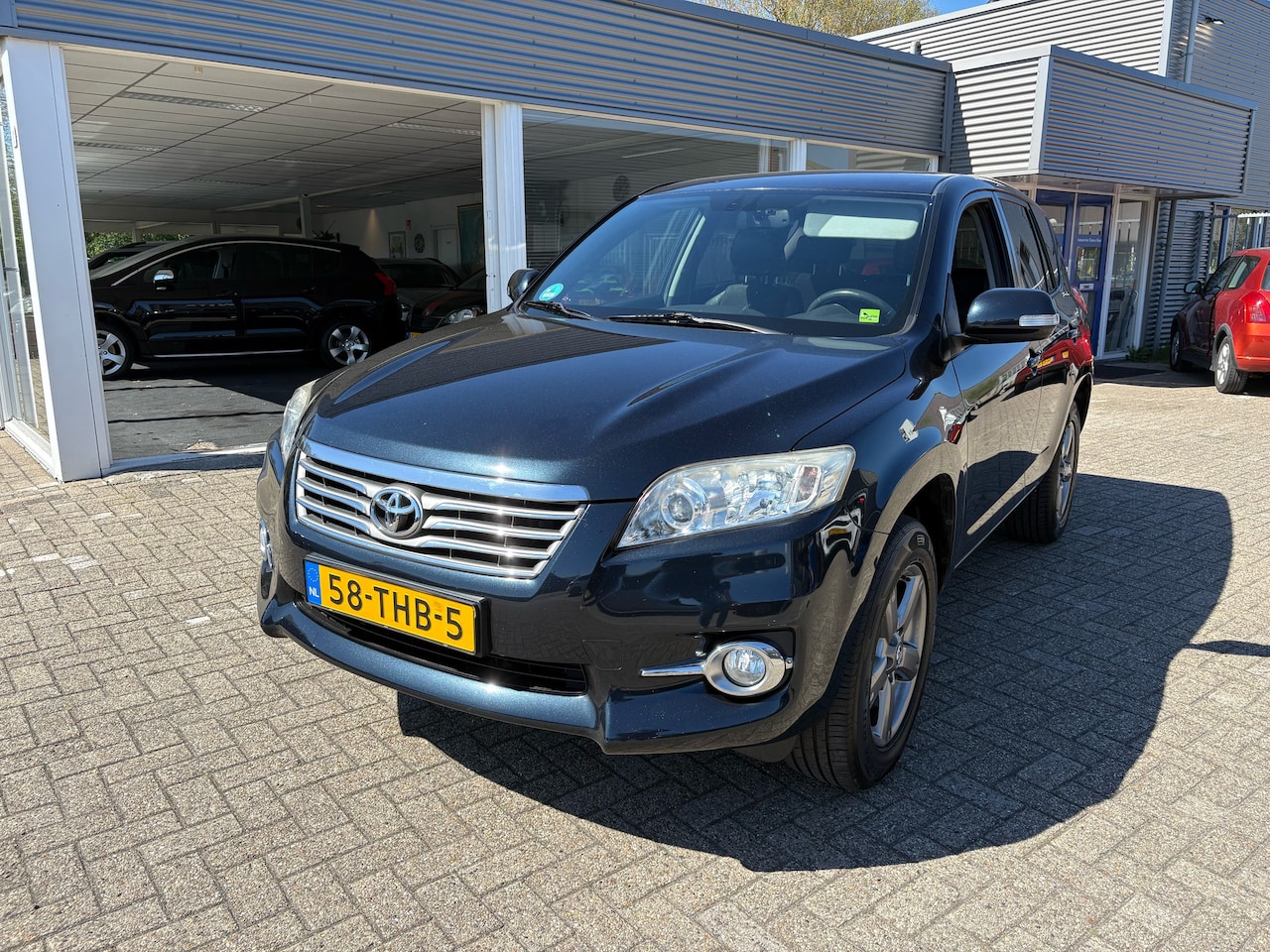Toyota RAV4 - 2.0 VVT-i Executive Business 2.0VVTi Executive Business - AutoWereld.nl