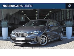 BMW 1-serie - 118i High Executive M Sport Automaat / Sportstoelen / Adaptieve LED / M Sportonderstel / L