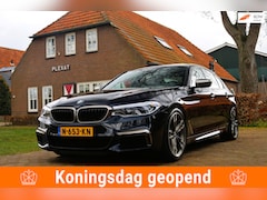 BMW 5-serie - M550i xDrive High Executive Aut. | Schuif-Kanteldak | Dealeronderhouden | Soft-Close | Nap
