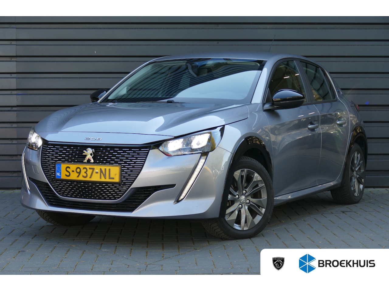 Peugeot e-208 - EV 136PK 50KWH ACTIVE PACK AUTOMAAT / NAVI / 16"LMV / LED / CLIMA / PDC / BLUETOOTH / CRUI - AutoWereld.nl