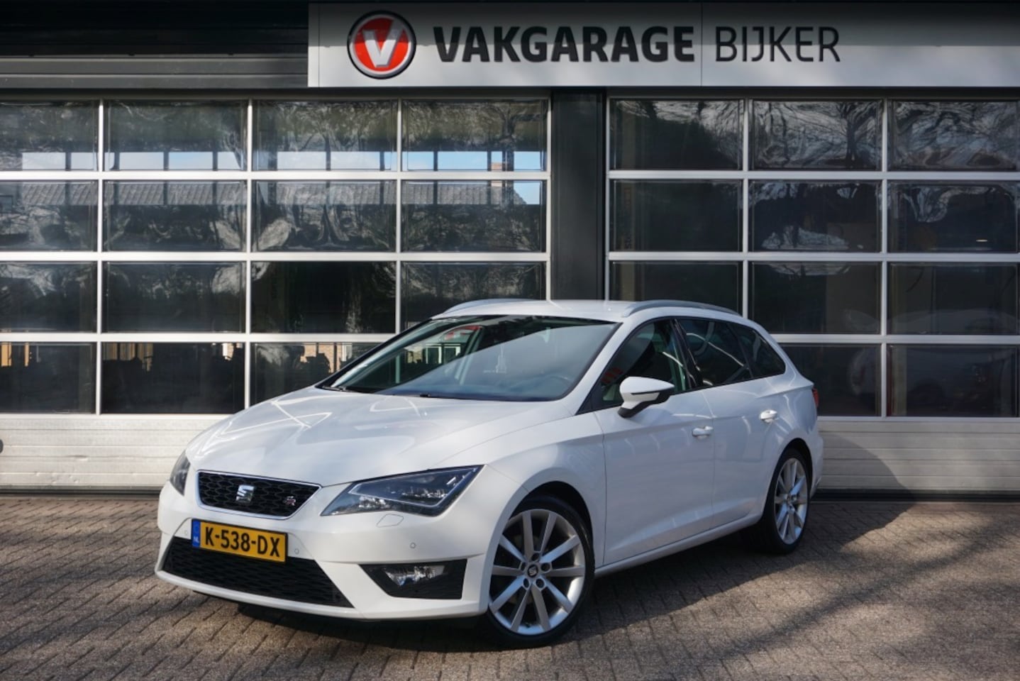 SEAT Leon ST - 1.4 EcoTSI FR Connect - AutoWereld.nl