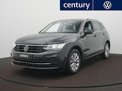 Volkswagen Tiguan - 1.4 TSI eHybrid Life Adaptive cruise / App-Connect / Parkeersensoren