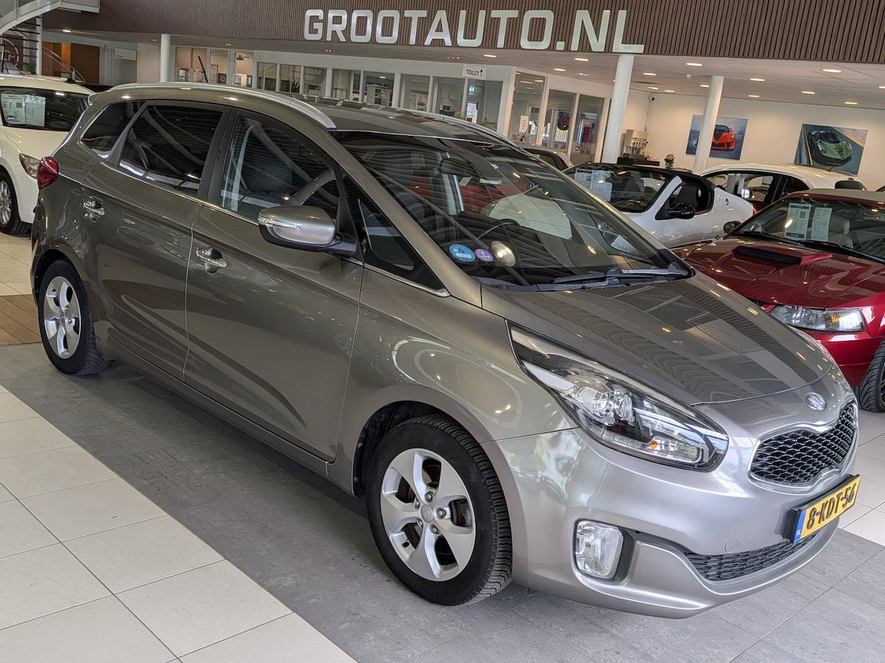 Kia Carens - 1.6 GDi Business Pack 7 Persoons Airco, Cruise Control, Stuurbekrachtiging - AutoWereld.nl