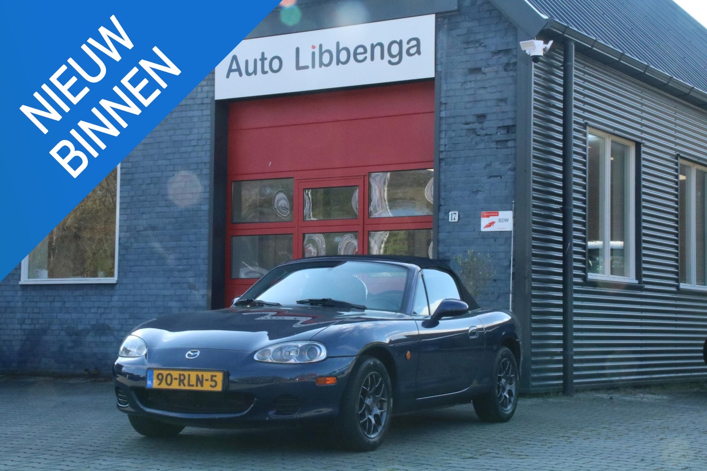 Mazda MX-5 - 1.6i Exclusive STUURBEKR. / CENTRALE VERGR. / LM VELGEN / STOFFEN SOFTTOP / EXCLUSIVE UITV - AutoWereld.nl