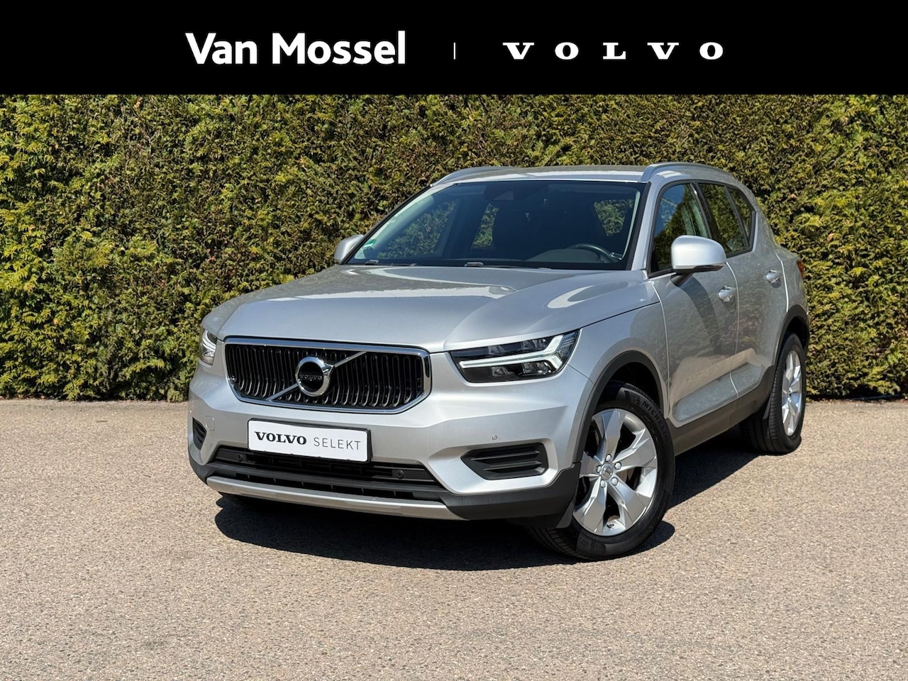 Volvo XC40 - T4 Momentum | Stoelverwarming | DAB | - AutoWereld.nl