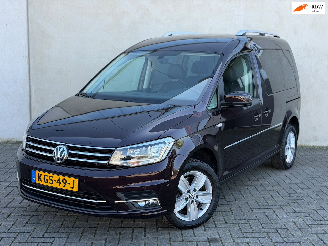 Volkswagen Caddy - 1.4 TSI Highline Xenon CarPlay Standkachel ACC Leder/alca - AutoWereld.nl