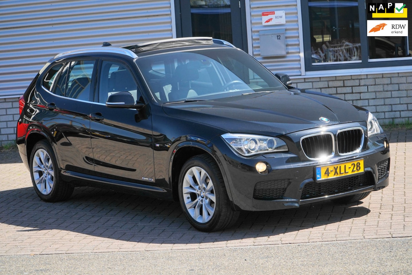 BMW X1 - SDrive20i 1STE EIGENAAR M-SPORT PANO - AutoWereld.nl