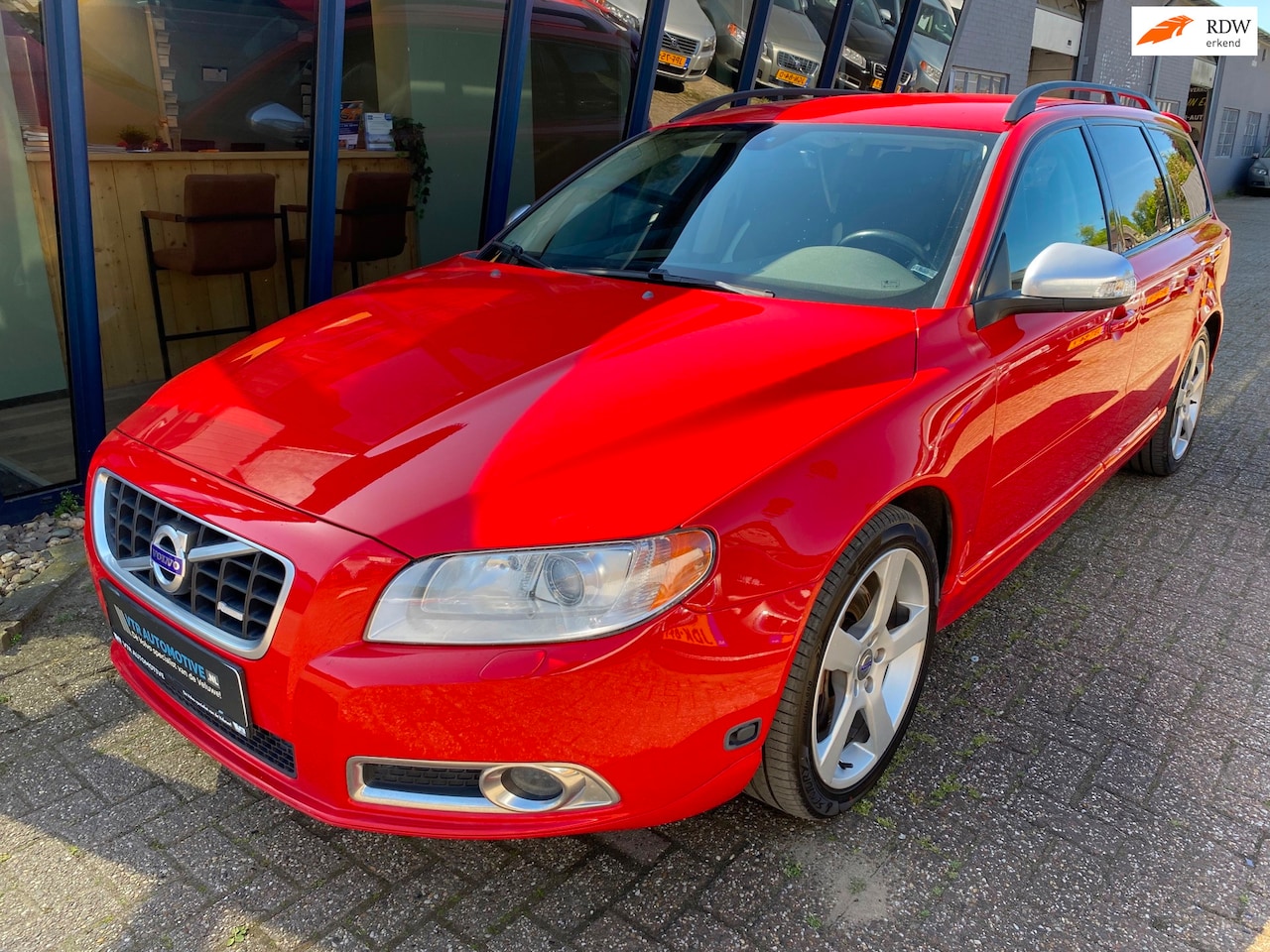 Volvo V70 - 2.5FT R-Design 230PK Automaat - AutoWereld.nl