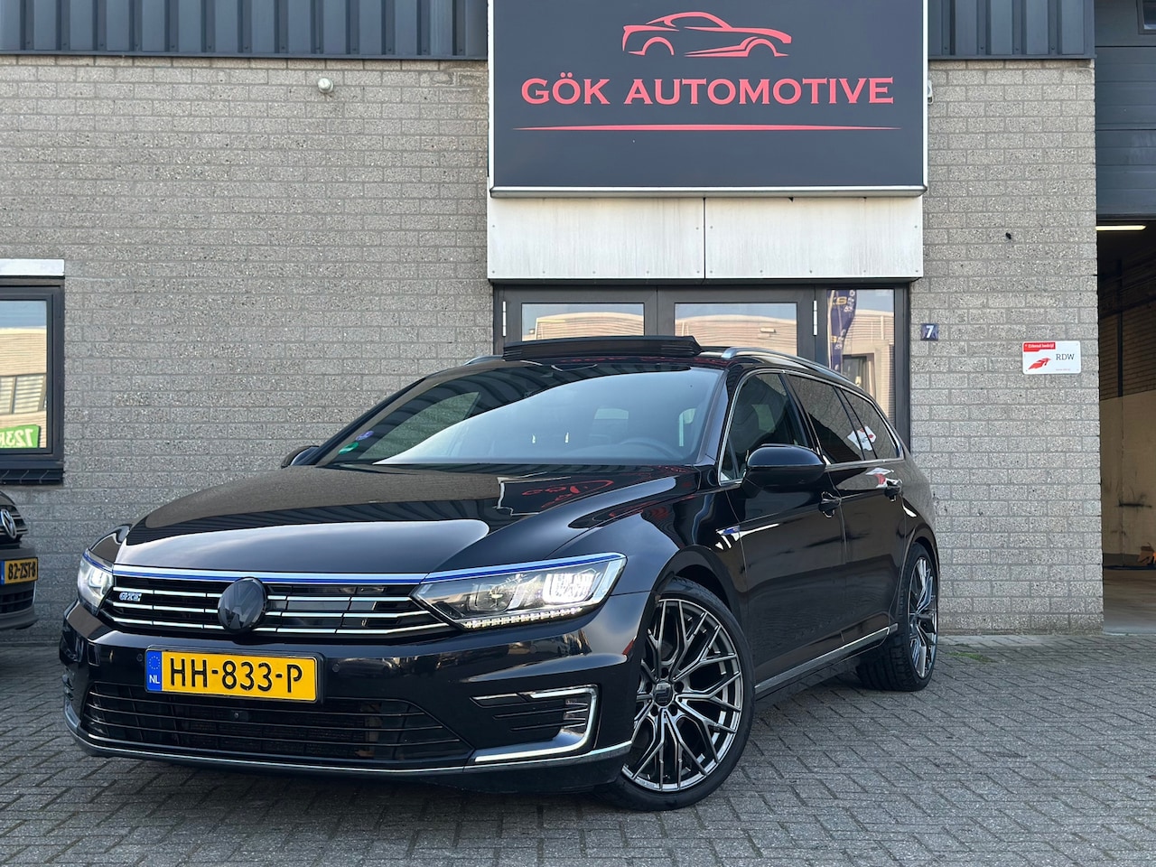 Volkswagen Passat Variant - 1.4 TSI GTE Highline Dynaudio / LED / VirtualCockpit/ Dodehoeksensor / Line Assist / Pano - AutoWereld.nl