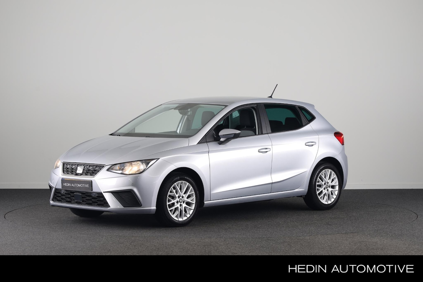 SEAT Ibiza - 1.0 TSI Style Business Intense | Navigatie | Carplay | Camera | Lichtmetalen velgen - AutoWereld.nl