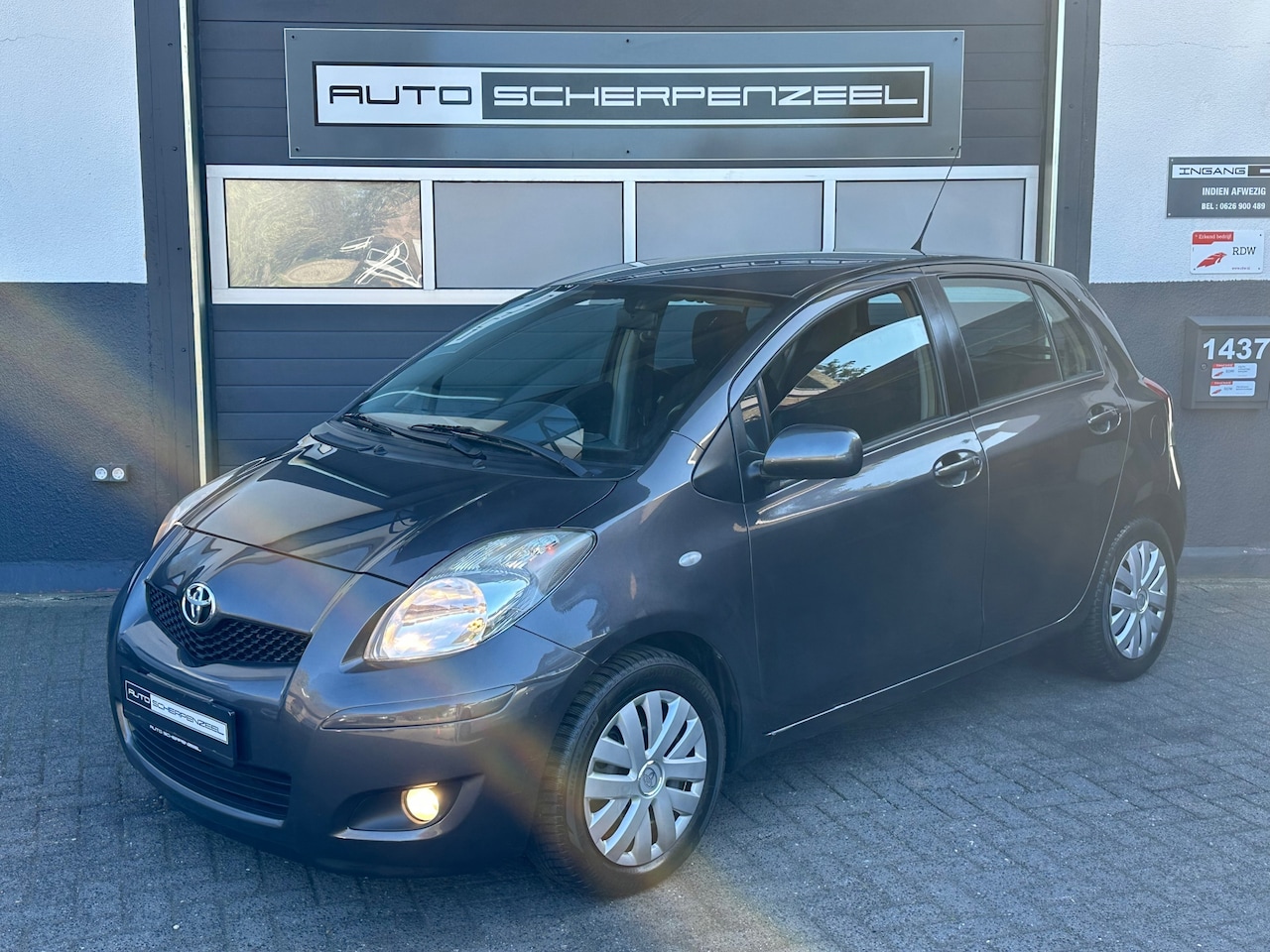 Toyota Yaris - 1.3 VVT-i Executive I AIRCO I 4-DEURS I ZUINIG - AutoWereld.nl