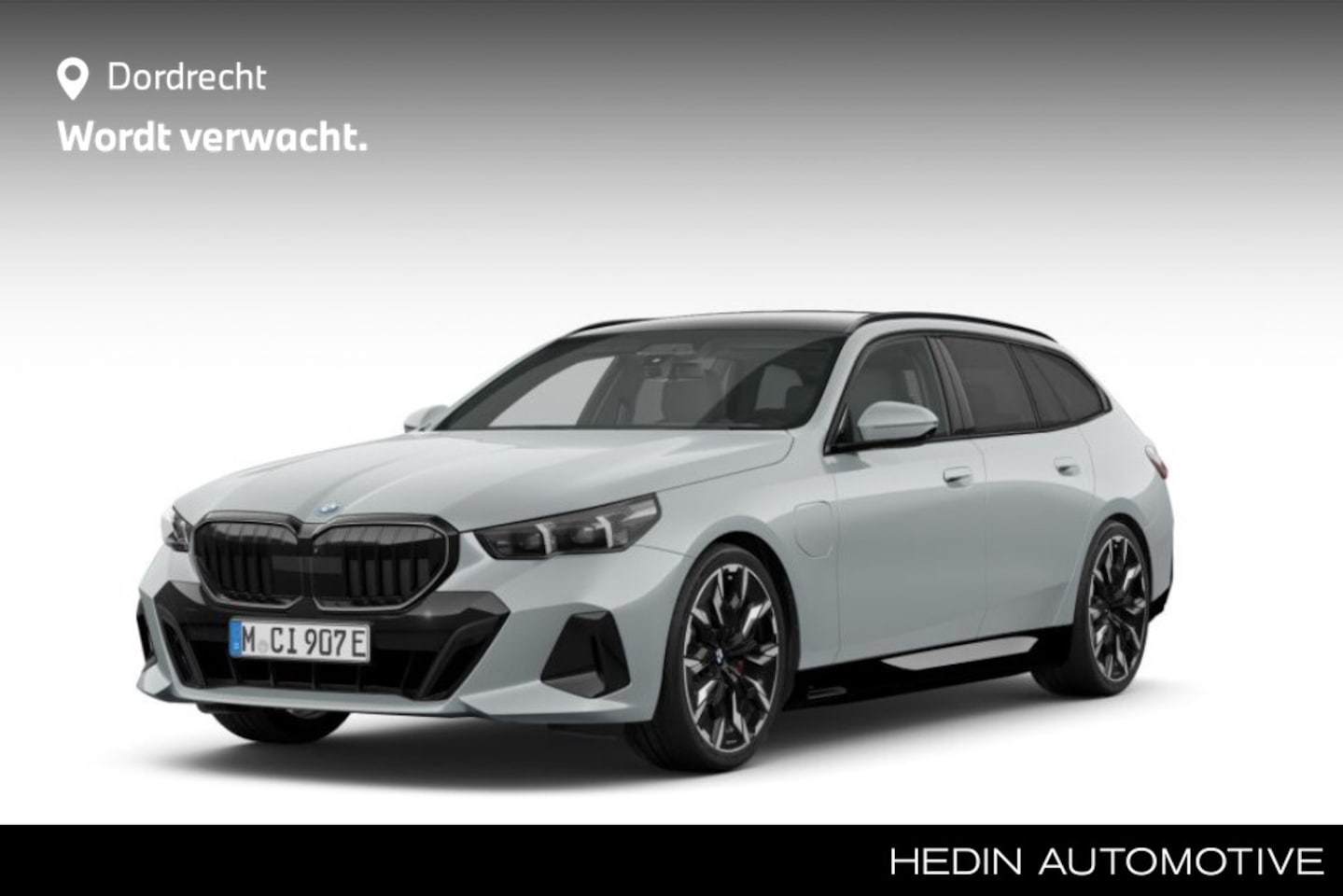 BMW 5-serie Touring - 530e | M Sportpakket + Pro | Panoramadak | Trekhaak - AutoWereld.nl