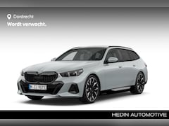 BMW 5-serie Touring - 530e | M Sportpakket + Pro | Panoramadak | Trekhaak