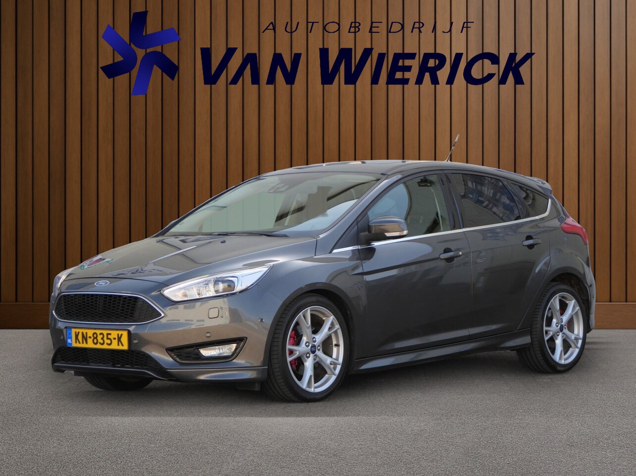 Ford Focus - 1.5 St-Line 150PK! | Schuif/kantel dak | Camera | Xenon | Winterpakket | 18-Inch - AutoWereld.nl