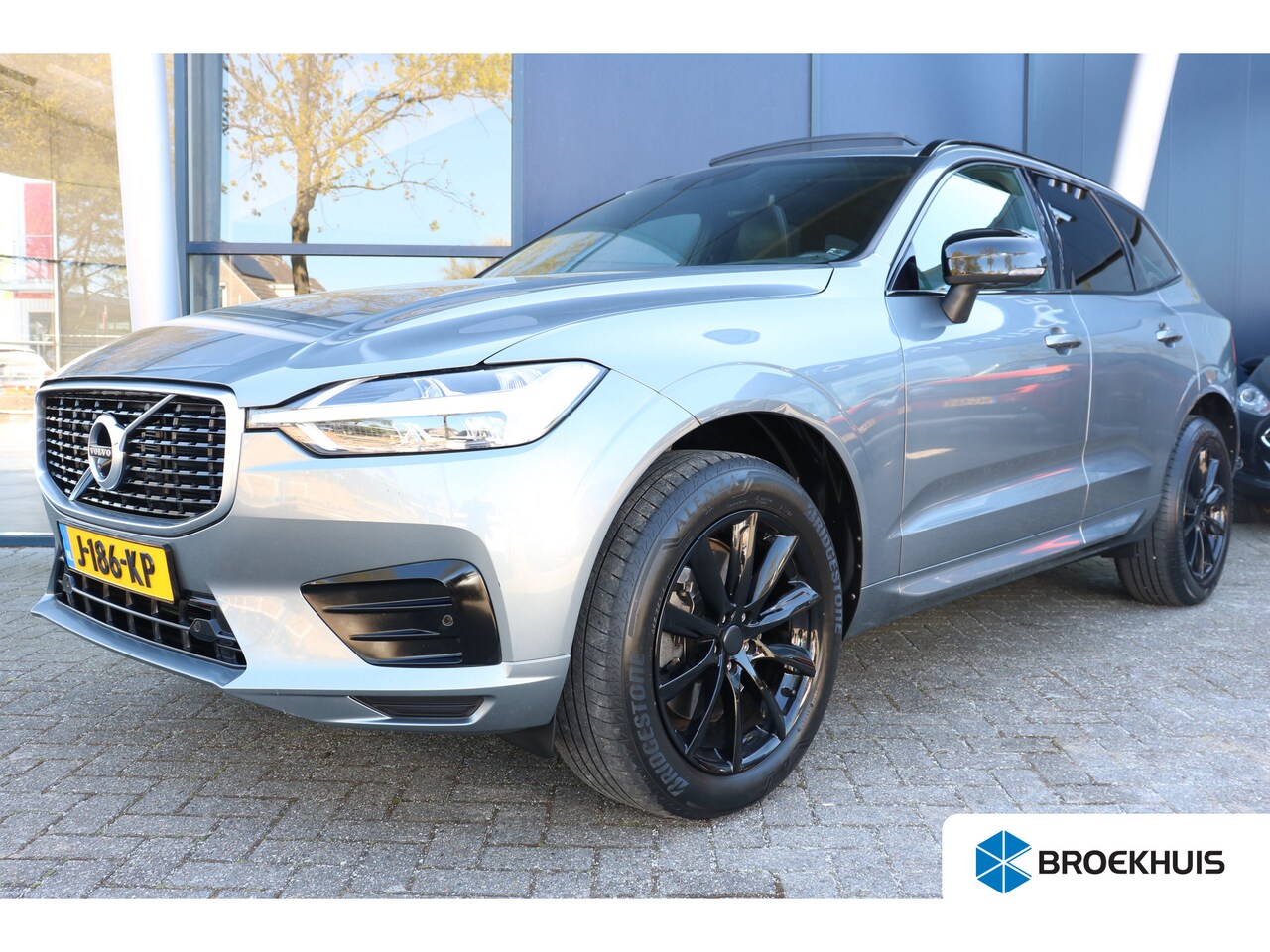 Volvo XC60 - 2.0 T4 Inscription | Panorama dak | Stoel en stuur verwarming | Trekhaak | Navi | PDC V+A - AutoWereld.nl