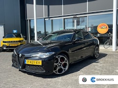Alfa Romeo Giulia - 2.0T Sprint Veloce Interieur | Panoramadak | Afneembare Trekhaak | 19" Licht Metalen Velge