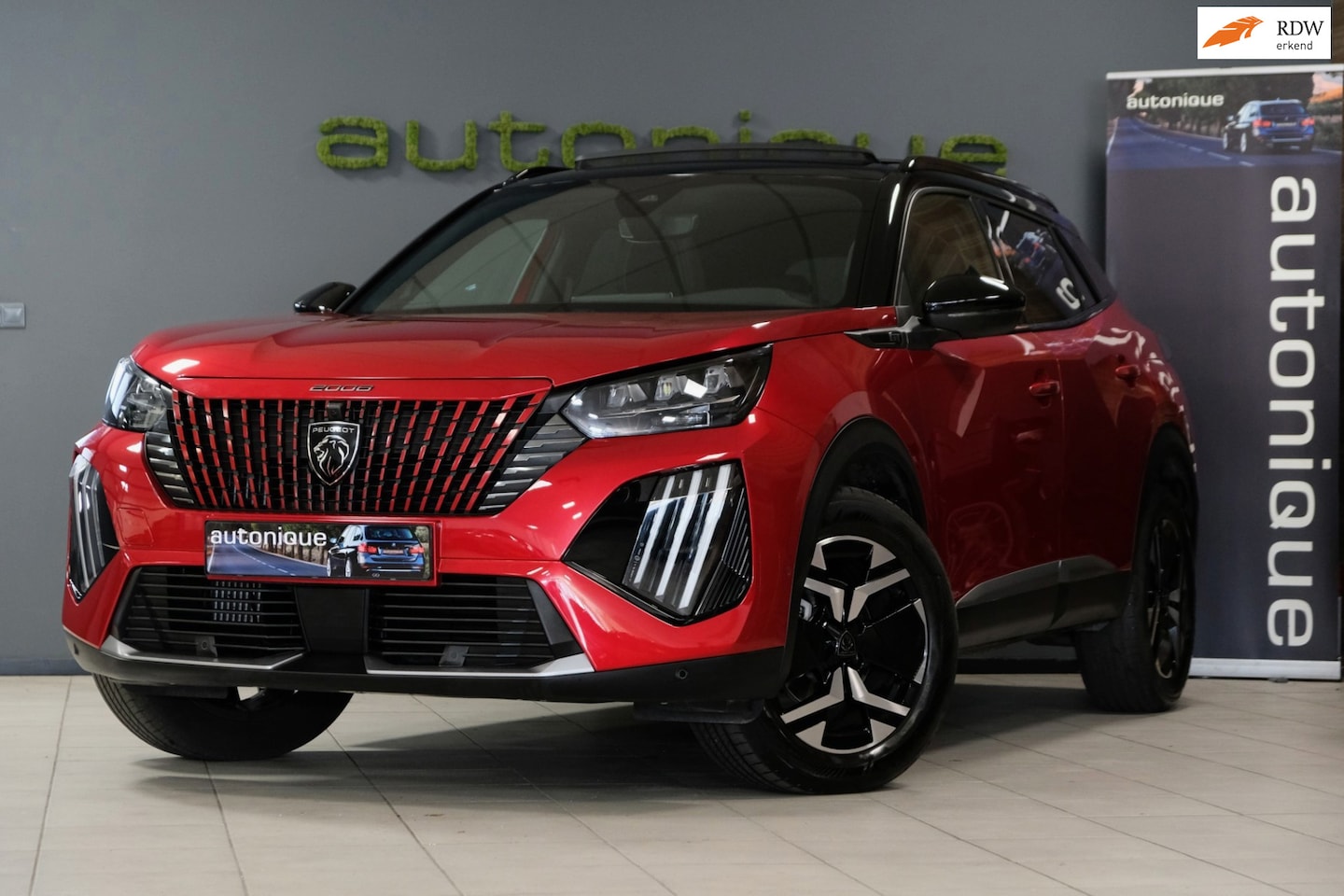 Peugeot 2008 - 1.2 PureTech 130 GT *7.323km* PANORAMADAK/Elekt. Stoel/Navi/Camera VOL OPTIES & ALS NIEUW - AutoWereld.nl