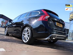 Volvo V60 - 2.0T R-Design | Automaat | Navi | Stoelverwarming |