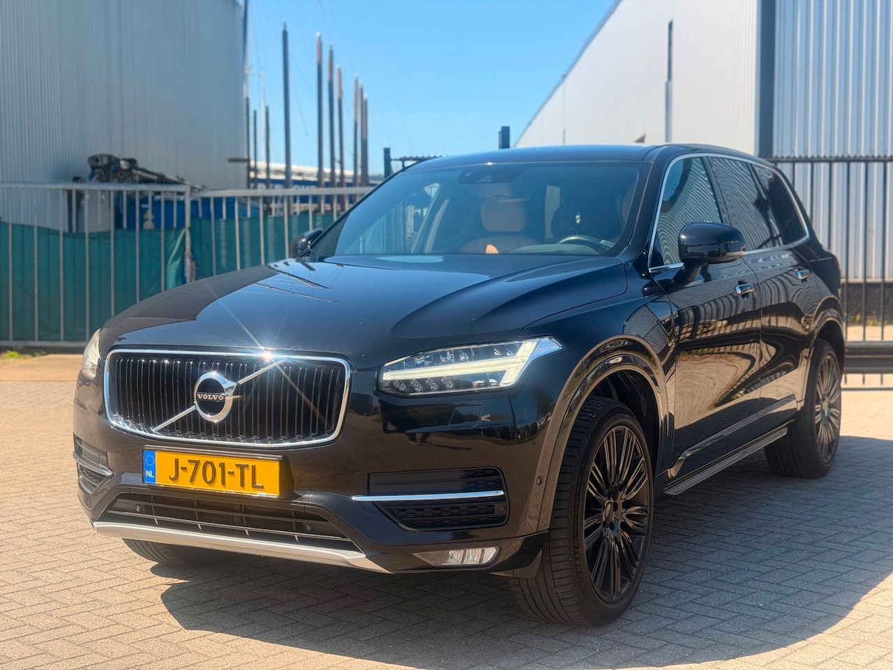 Volvo XC90 - 2.0 D5 AWD R-Design Clima Navi Leer Camera Div Opties - AutoWereld.nl
