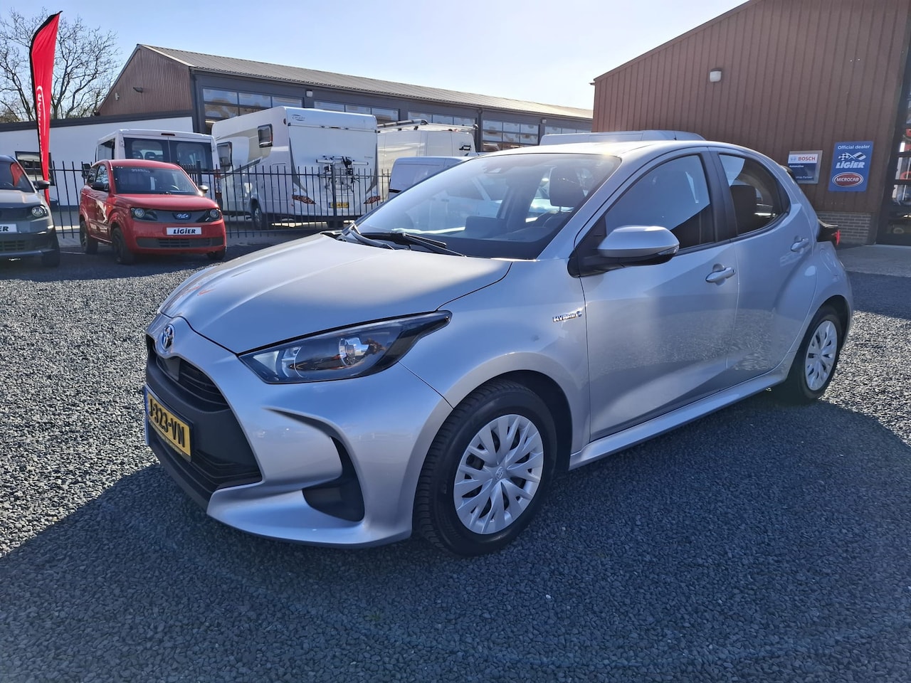 Toyota Yaris - 1.5 Hybrid Active 1.5 HYBRID ACTIVE - AutoWereld.nl