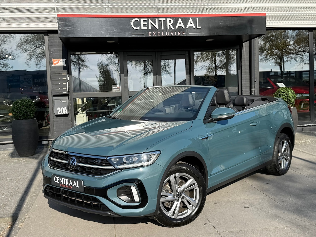 Volkswagen T-Roc Cabrio - 1.5 TSI R-Line Leder|ACC|Keyless|IQ-Lights|Carplay|Camera|Virtual-cockpit - AutoWereld.nl