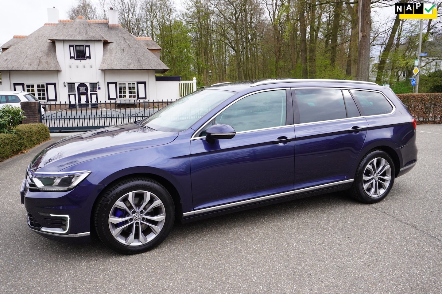 Volkswagen Passat Variant - 1.4 TSI GTE Highline Pano Trekhaak - AutoWereld.nl