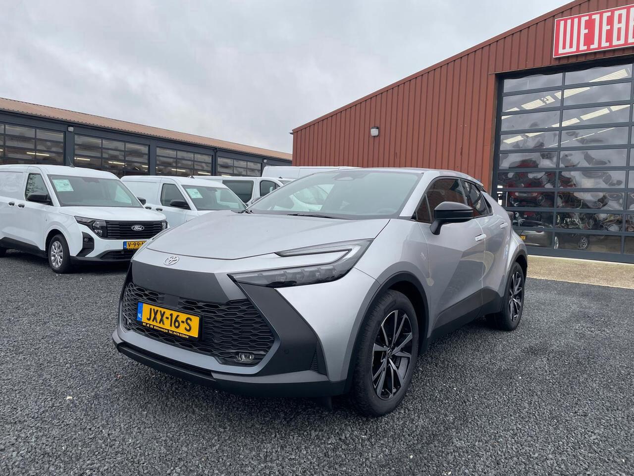 Toyota C-HR - PHEV HYBRID 220 DYNAMIC - AutoWereld.nl