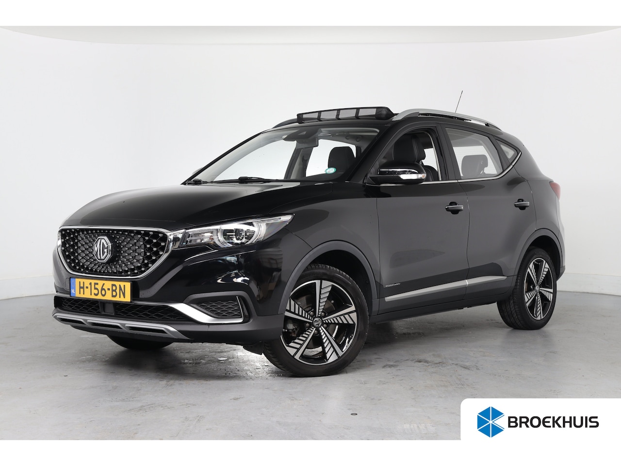 MG ZS - Luxury 45 kWh | Open Dak | Leder | Camera | navi | keyless | Clima | DAB | Cruise Adaptive - AutoWereld.nl