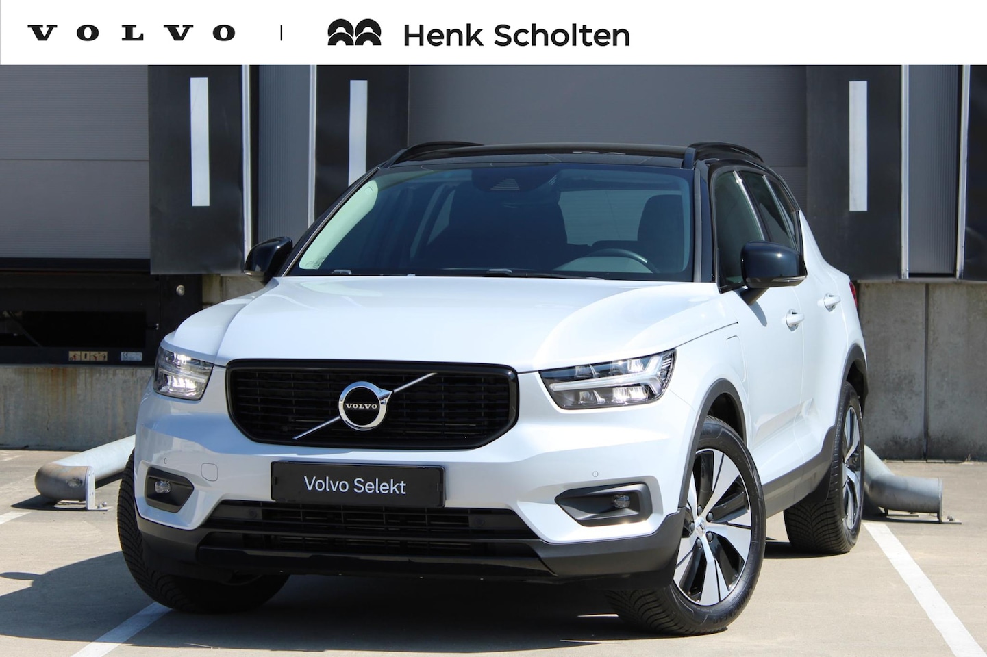 Volvo XC40 - T4 Recharge R-Design Expression | Semi elektrische trekhaak | Achteruitrijcamera | Adaptie - AutoWereld.nl