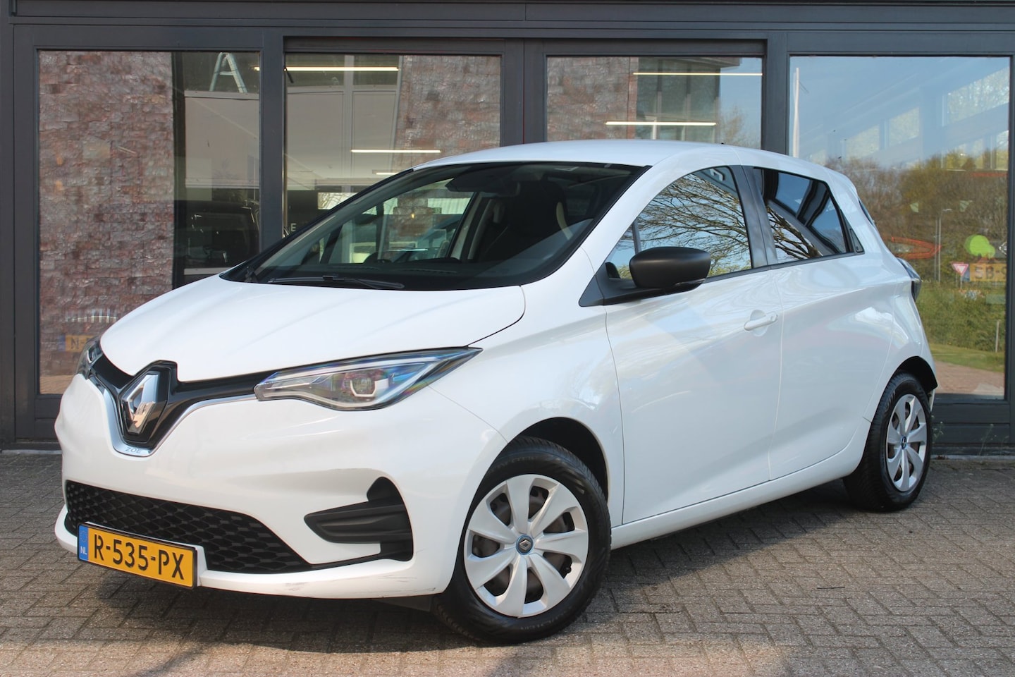 Renault Zoe - R110 Life 52 kWh | Carplay | 3-fase | All-Season | Cruise-control | Isofix | - AutoWereld.nl