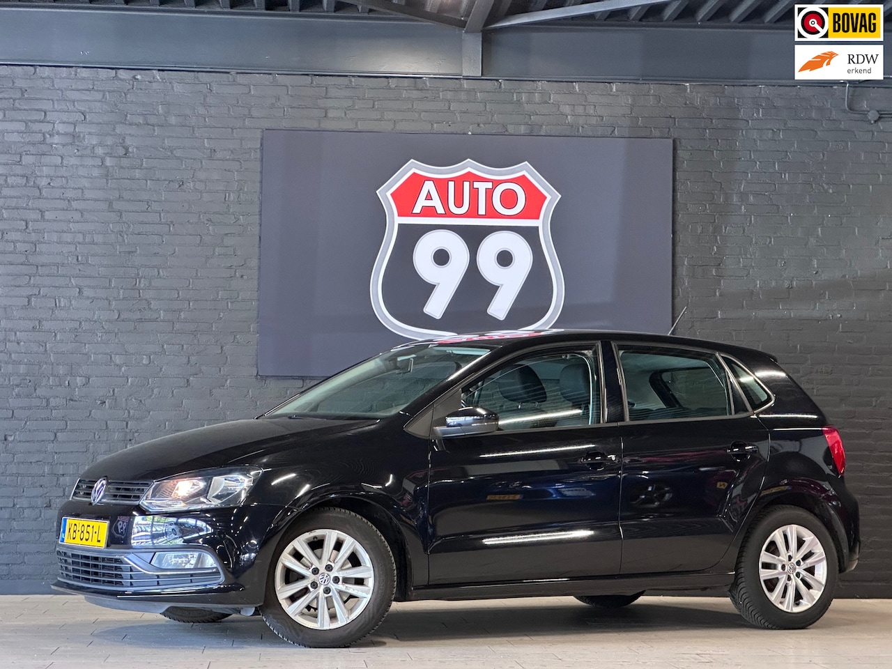 Volkswagen Polo - 1.0 Comfortline AIRCO / SCHERM / ELEKT RAMEN / ELEKT SPIEGELS - AutoWereld.nl