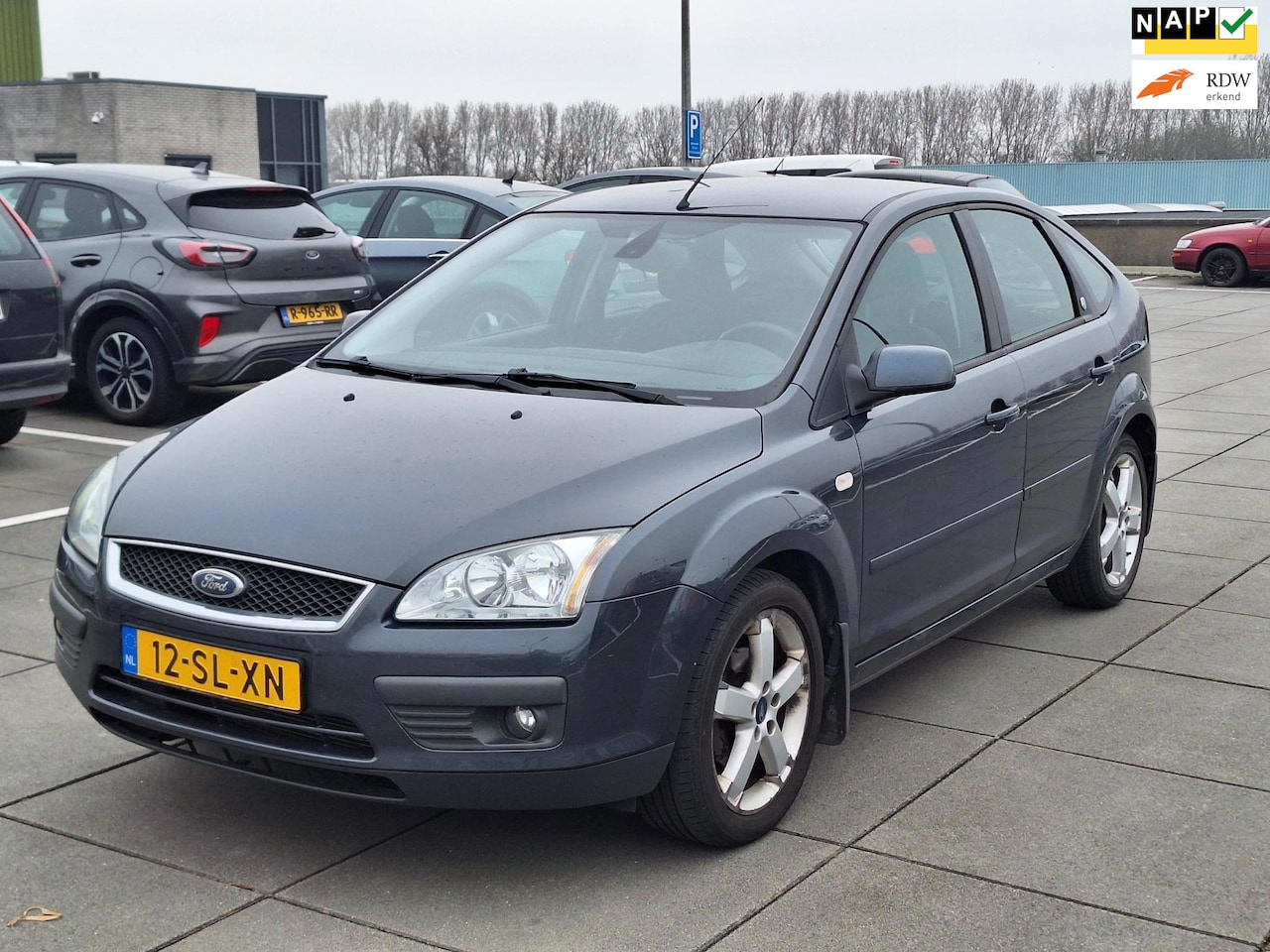 Ford Focus - €2250,-1.6-16V Ghia Nwe Apk 2027 Airco Nappas - AutoWereld.nl