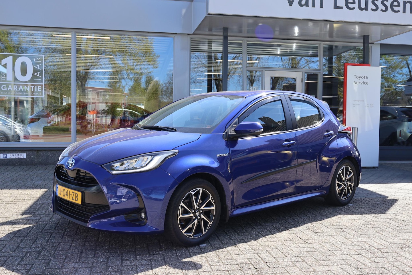 Toyota Yaris - 1.5 Hybrid Dynamic NL-AUTO NAVI LICHTMETALEN VELGEN CRUISE CONTROL PARKEERCAMERA - AutoWereld.nl