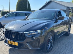 Maserati Levante - 3.0 V6 S AWD Zwart 2021 Panorama Facelift
