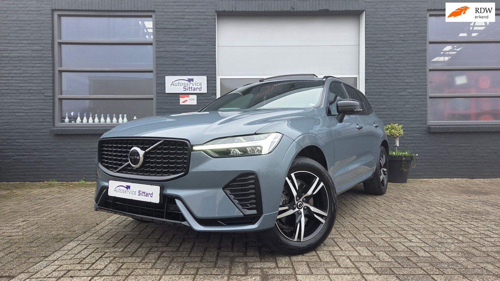 Volvo XC60 - 2.0 B4 Dark plus - AutoWereld.nl