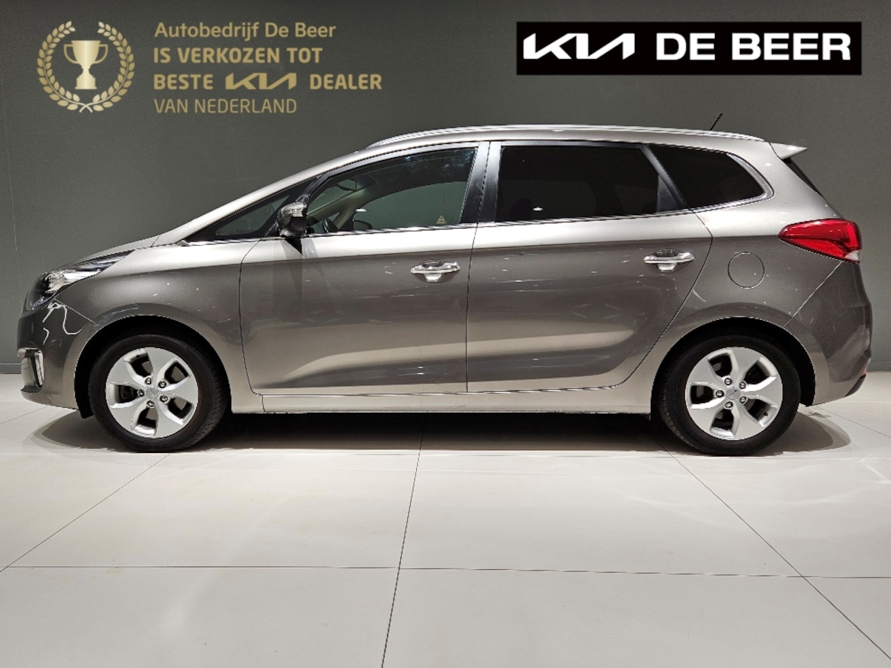 Kia Carens - 1.6 GDi 135pk Business Pack 7-Zitter Trekhaak Navigatie Climate Controle - AutoWereld.nl