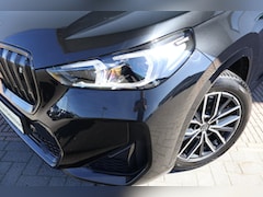 BMW iX1 - xDrive30 67 kWh | M-Sport Pakket | PDC | Achteruitrijcamera | Adaptieve Led | Comfort Acce