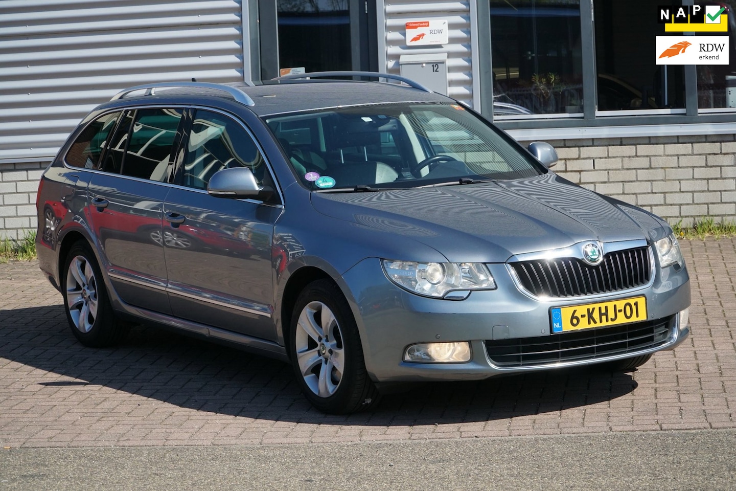 Skoda Superb Combi - 1.4 TSI NIEUWE DISTR. KETTING, BAKOLIE VERVERST - AutoWereld.nl