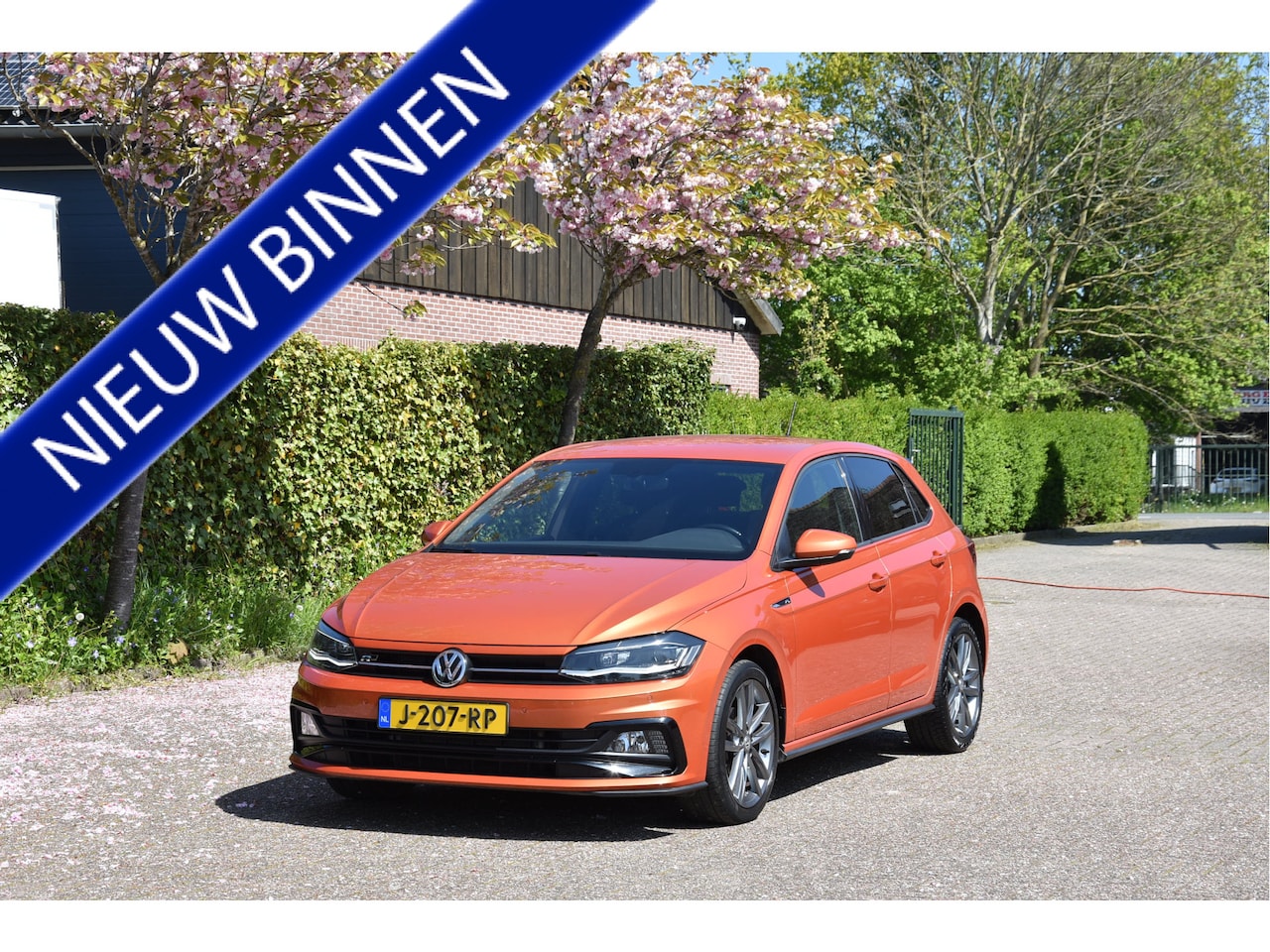 Volkswagen Polo - 1.0 TSI DSG Highline R-Line LED virtueel NAP VOL!! 1e eigenaar - AutoWereld.nl